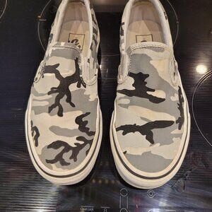 Vans  Women Gray Camo Slip On Sneakers Size 7.5